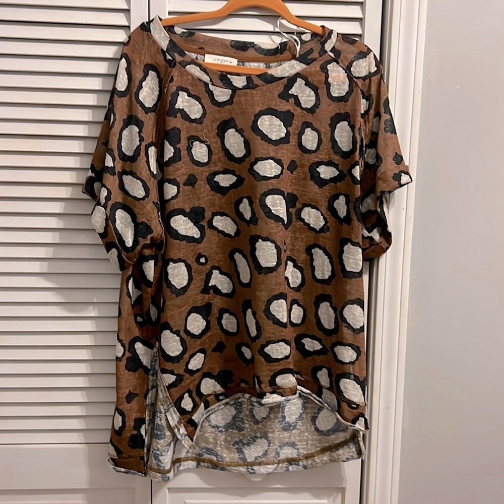 Beautiful umgee top.